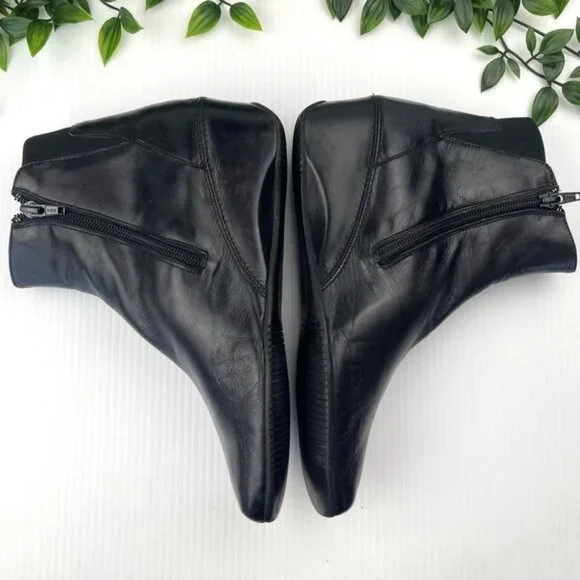 AQUATALIA by Marvin K. Wedge Ankle Bootie Black 7.5